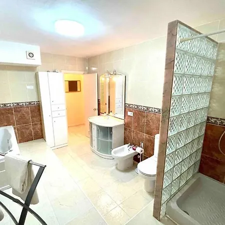 Gran Piso De 280 Metros A 100 M. Playa Bajondillo Apartament