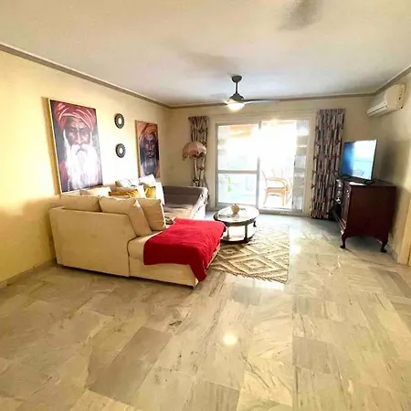 Gran Piso De 280 Metros A 100 M. Playa Bajondillo